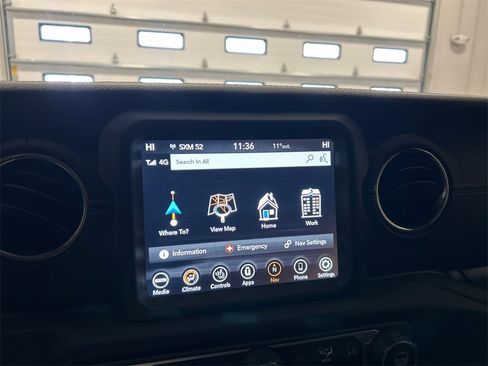 Used 2023 Jeep Gladiator Overland image 25