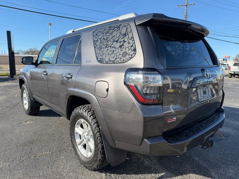 Used 2014 Toyota 4Runner SR5 image 7
