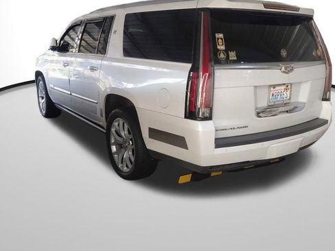 Used 2016 Cadillac Escalade ESV Premium image 9