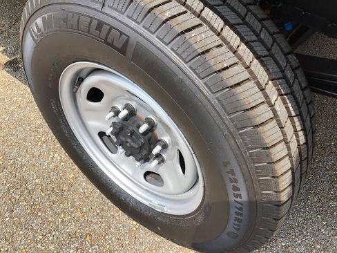 New 2025 Ford F250 XL w/ XL Chrome Package image 15