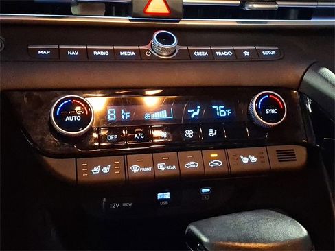 Used 2024 Hyundai Elantra Limited image 21