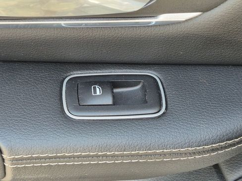 Used 2022 RAM 1500 Laramie AWD/4WD image 29