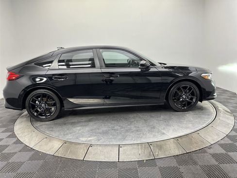 Used 2023 Honda Civic Sport image 17