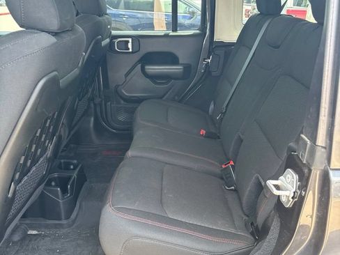 Used 2021 Jeep Wrangler Unlimited Rubicon AWD/4WD image 3