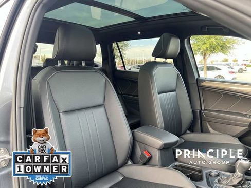 Certified 2022 Volkswagen Tiguan SE R-Line image 31