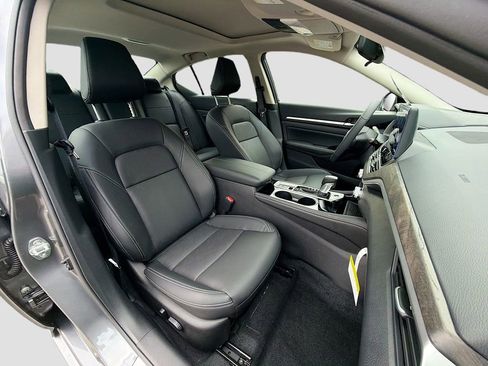 New 2025 Nissan Altima 2.5 SL image 31