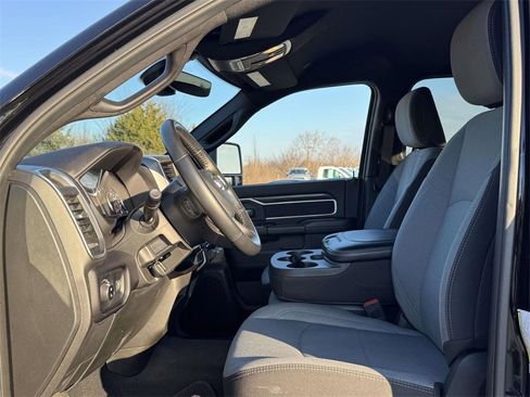 Used 2024 RAM 2500 Big Horn w/ Bed Utility Group image 13