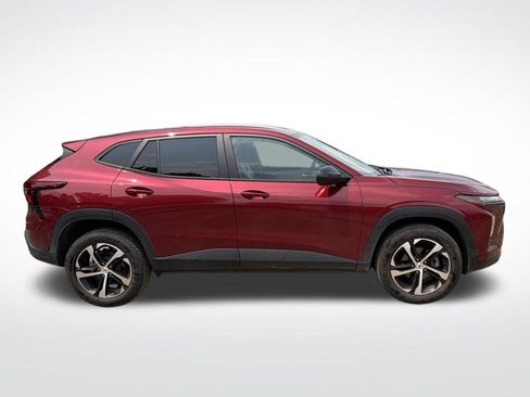 Used 2024 Chevrolet Trax RS FWD image 8