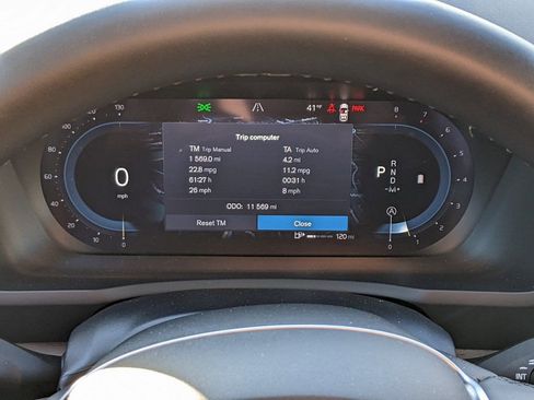 Certified 2025 Volvo XC90 B6 Plus image 15