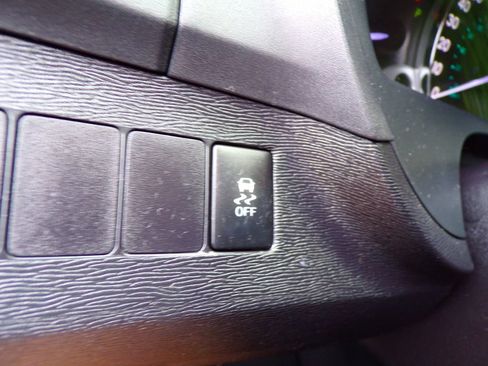 Used 2015 Toyota Venza LE AWD/4WD image 18