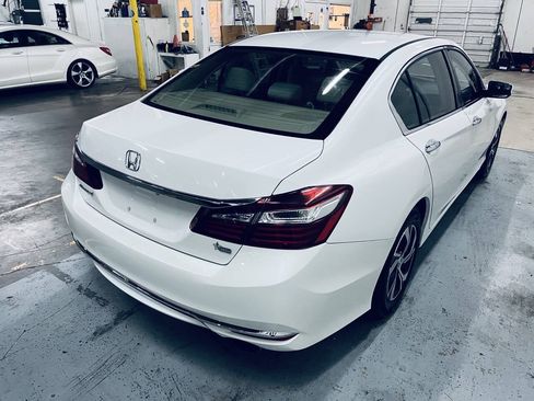 Used 2017 Honda Accord LX image 7