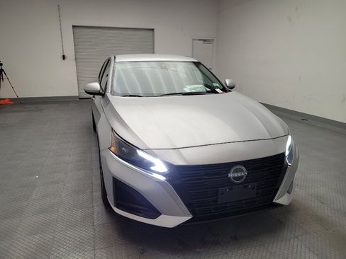 Used 2023 Nissan Altima 2.5 SV image 14