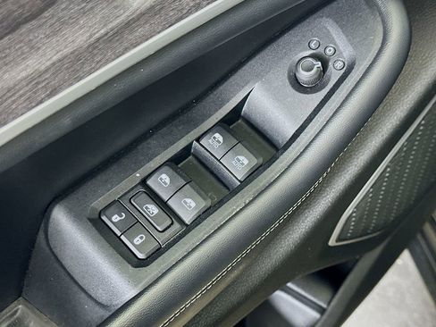 Used 2022 Jeep Grand Cherokee L Limited image 21