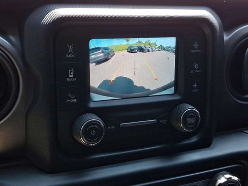 Used 2021 Jeep Wrangler Unlimited Sport AWD/4WD image 17