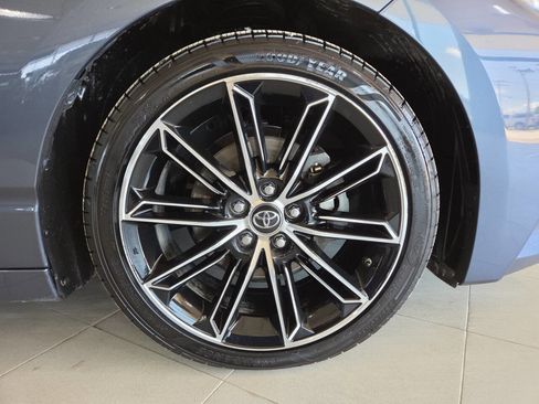 Used 2019 Toyota Avalon Touring w/ All Weather Liner Package FWD image 9
