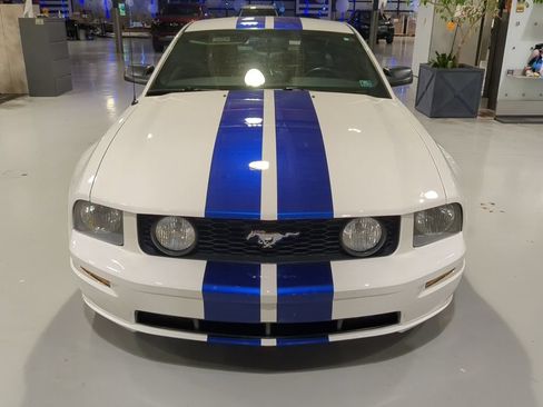 Used 2006 Ford Mustang GT Premium RWD image 3