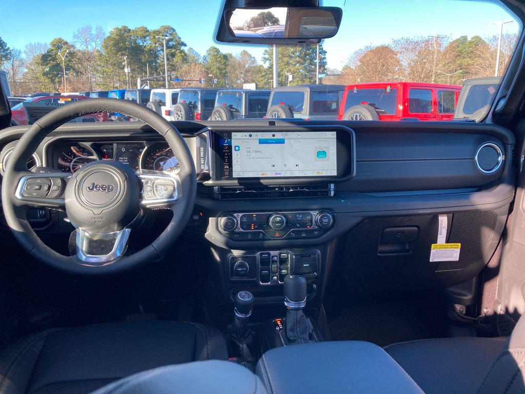 New 2026 Jeep Wrangler Unlimited Sahara AWD/4WD image 13