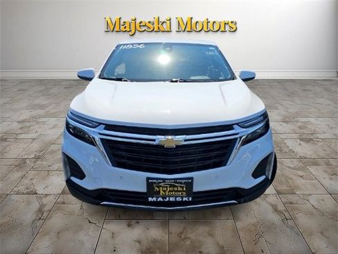 Used 2022 Chevrolet Equinox LT image 2