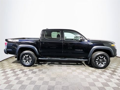 Certified 2022 Toyota Tacoma TRD Off-Road image 9