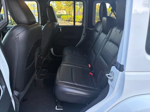 Used 2019 Jeep Wrangler Unlimited Sahara AWD/4WD image 19
