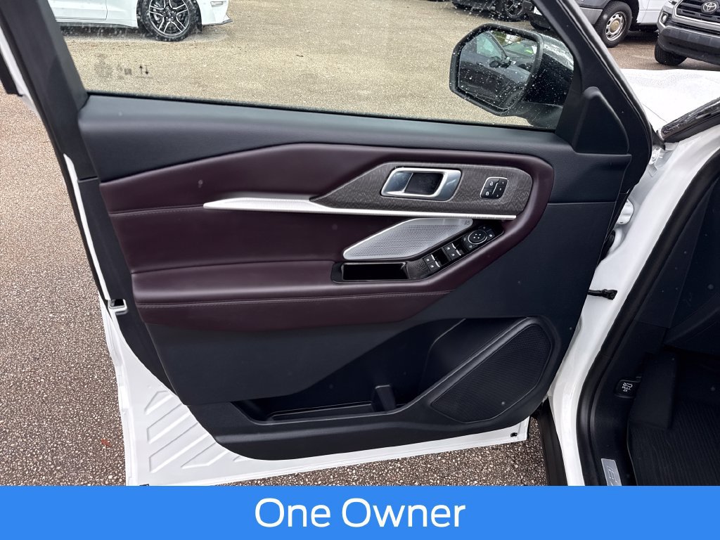 Used 2026 Ford Explorer Platinum RWD image 14