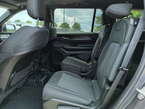 Used 2024 Jeep Grand Cherokee L Laredo RWD image 17