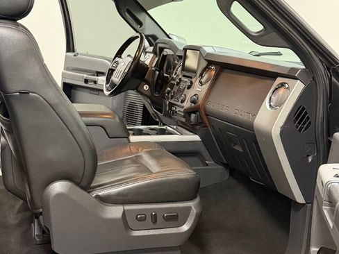 Used 2015 Ford F350 Lariat w/ Lariat Interior Package AWD/4WD image 11