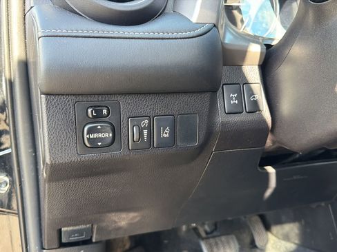 Used 2016 Toyota RAV4 XLE w/ Convenience Package image 11