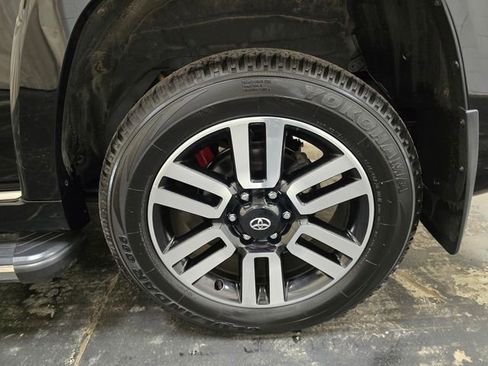 Used 2024 Toyota 4Runner Limited AWD/4WD image 12