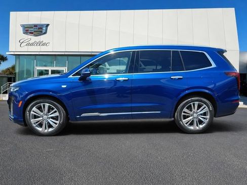 Certified 2024 Cadillac XT6 Premium Luxury FWD image 9