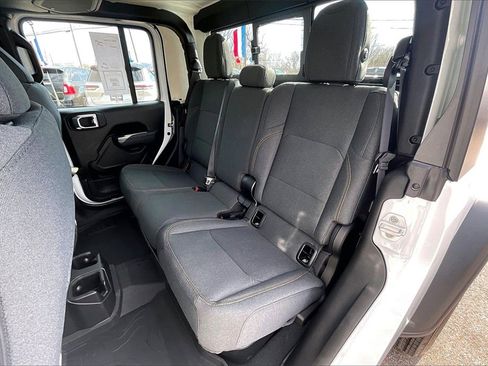 New 2026 Jeep Gladiator Sport image 10