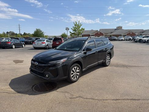 Used 2024 Subaru Outback Premium AWD/4WD image 3
