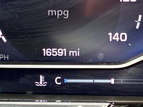 Used 2024 Chevrolet Silverado 1500 LT image 31