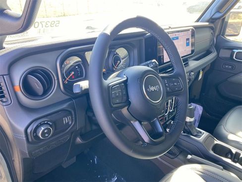 New 2026 Jeep Gladiator Mojave image 17