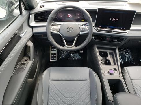 New 2026 Volkswagen Tiguan SE R-Line AWD/4WD image 10