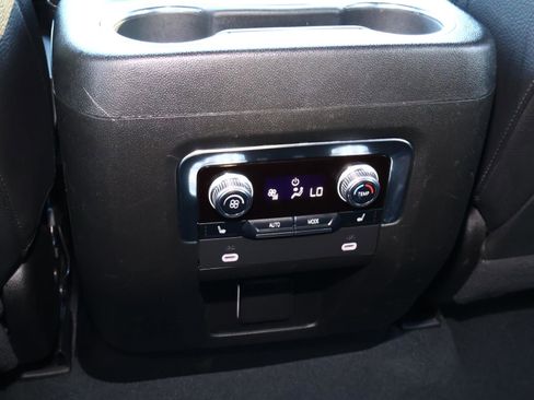 Used 2023 GMC Yukon XL Denali image 14