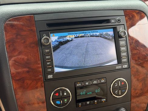 Used 2008 Chevrolet Tahoe LTZ w/ LTZ Preferred Equipment Group AWD/4WD image 30