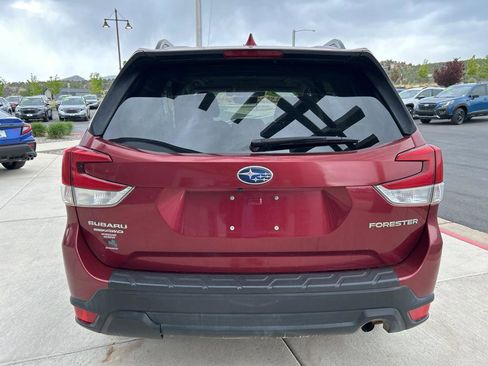 Used 2019 Subaru Forester Premium w/ All-Weather Package AWD/4WD image 8