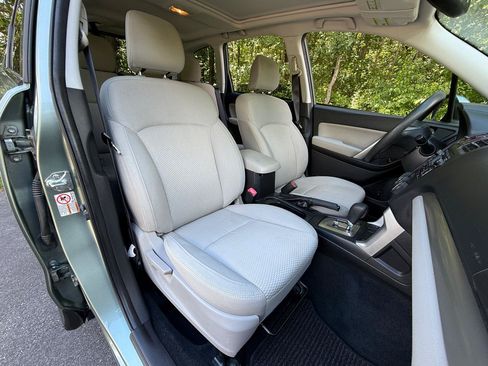 Used 2015 Subaru Forester 2.5i Premium w/ All-Weather Package AWD/4WD image 30