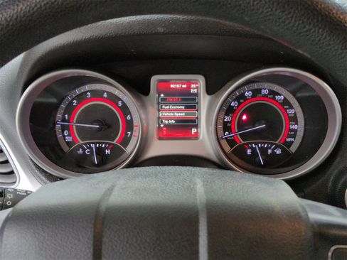 Used 2018 Dodge Journey SE image 31