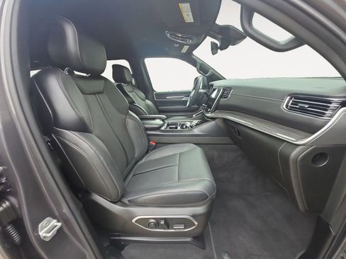 Used 2022 Jeep Wagoneer Series II AWD/4WD image 15