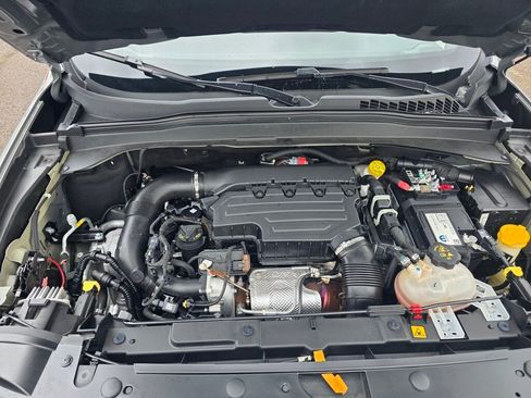 Used 2021 Jeep Renegade Latitude w/ Luxury Group I image 25