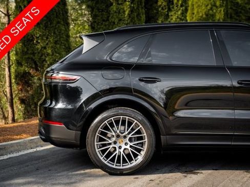 Used 2023 Porsche Cayenne Platinum Edition AWD/4WD image 13
