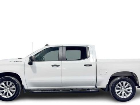 Used 2022 Chevrolet Silverado 1500 Custom w/ Safety Confidence Package RWD image 1