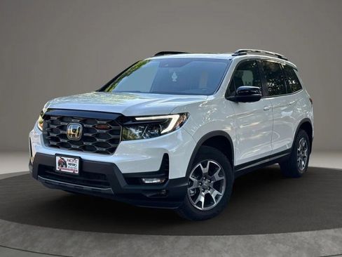 Used 2023 Honda Passport TrailSport image 5