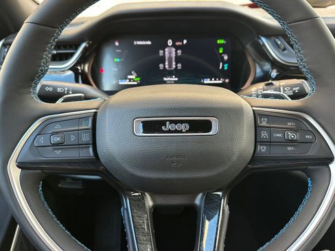 New 2023 Jeep Grand Cherokee Trailhawk w/ Advanced Protech Group II AWD/4WD image 23