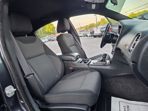 Used 2018 Dodge Charger SXT RWD image 23