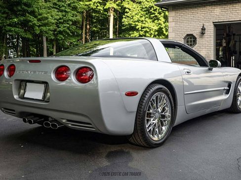 Used 1999 Chevrolet Corvette Coupe w/ Performance Handling Pkg RWD image 18