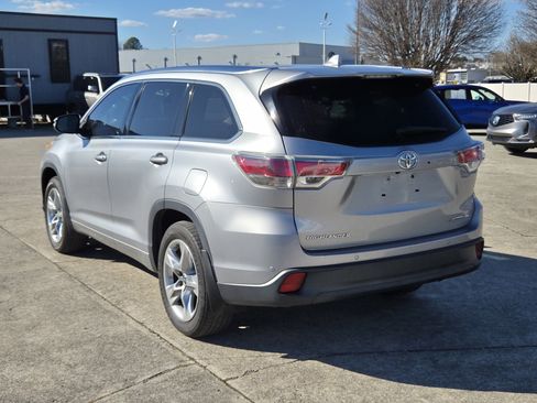 Used 2016 Toyota Highlander Limited Platinum image 2