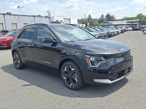New 2025 Kia Niro Wind w/ Wind Preserve Package image 2